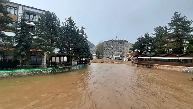 Bozkır'da Çağlayan göleti taştı! Konya ovası için büyük bereket