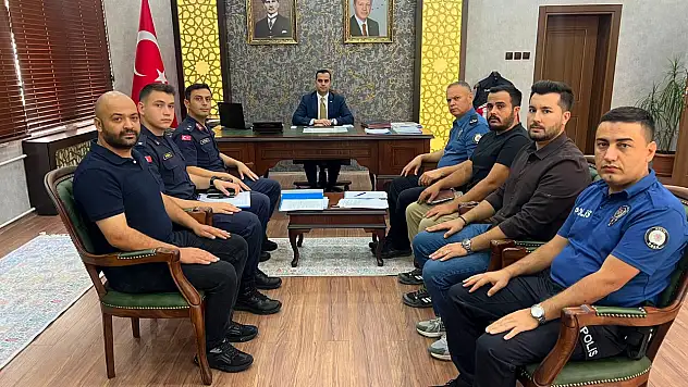 Bozkır'da hem güvenlik masaya yatırıldı hem gençler ödüllendirildi