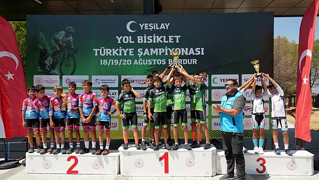 Burdur'da Karatay fırtınası: U11 Bisiklet Takımı'ndan tarihi başarı