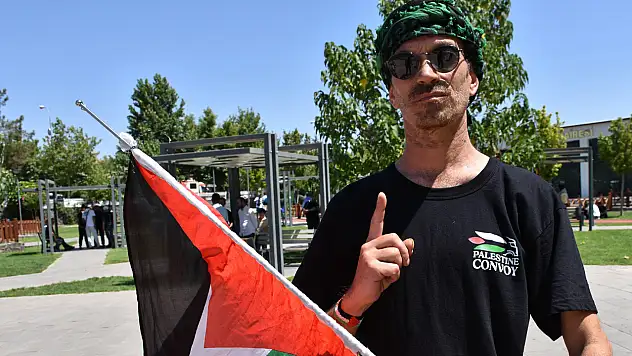 Filistin konvoyuyla Türkiye'ye gelen Fransız aktivist Müslüman oldu