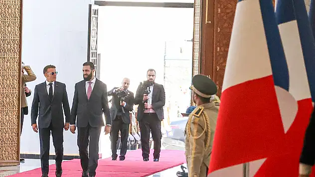 Fransa Cumhurbaşkanı Macron Suriye'de: Ahmed Şara ile Halk Sarayı'nda buluştu