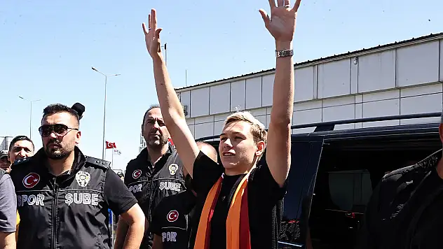 Galatasaray Aleksey Batrakov transferini resmen açıkladı: İşte bonservis ve maaşı