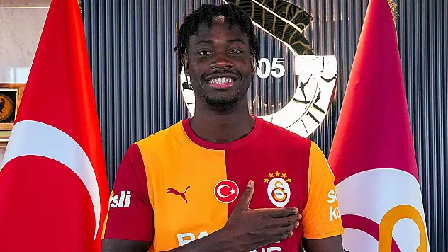 Galatasaray'ın 12. Fransızı Bitshiabu: Transfer şartları açıklandı