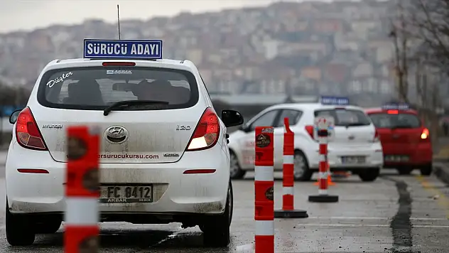Güneşe çıkamayan sürücü adayı sınava akşam girecek