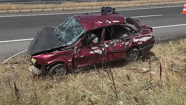 Hafriyat kamyonu ile otomobil çarpıştı: 2 ölü, 4 yaralı