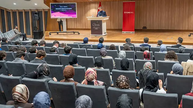 İstanbul Müslüman Coğrafyalar Çalıştayı: Gençler küresel sorunlara çözüm üretti
