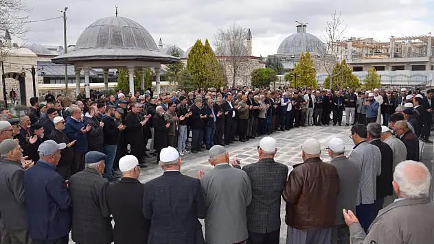 Karapınar'da hac kafilesi dualarla yola çıktı: Kutsal topraklara ilk adım
