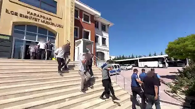 Karapınar'da narkotik ablukası: Uyuşturucu operasyonunda 25 şahıs yakalandı