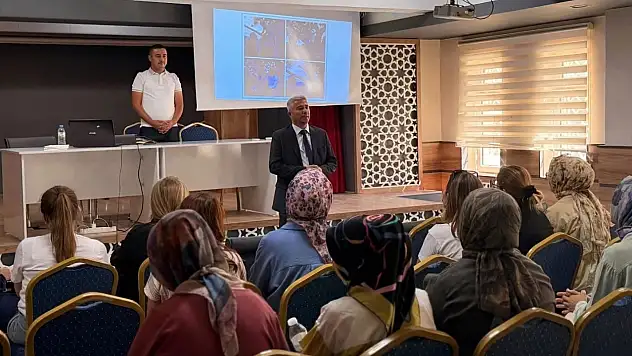 Karapınar'da okul öncesi öğretmenlerine Türkiye Yüzyılı Maarif Modeli semineri