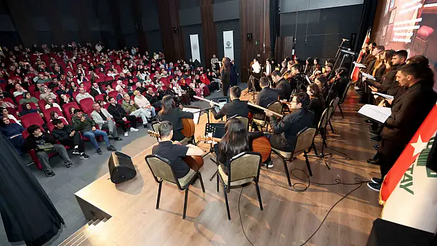 Karatay Ali Ulvi Kurucu Gençlik Merkezi'nde sanat şöleni: Eserlerini sergilediler