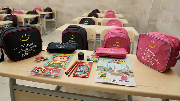 Karatay Belediyesi'nden 1'inci sınıf öğrencilerine çanta ve kırtasiye desteği