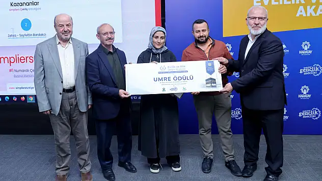 Karatay'da aileler bilinçlendi: İşte aile akademisinde umre ve altın kazanan talihliler