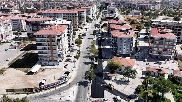 Konya merkezdeki ana arterlerde konfor artıyor: O caddeye sıcak asfalt dökülüyor