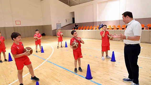 Karatay'da geleceğin şampiyonları yetişiyor: Başkan Kılca antrenmanları yerinde inceledi