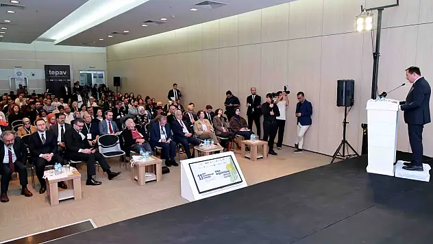 Karatay'ın insan merkezli şehircilik modeli uluslararası kongrede tanıtıldı