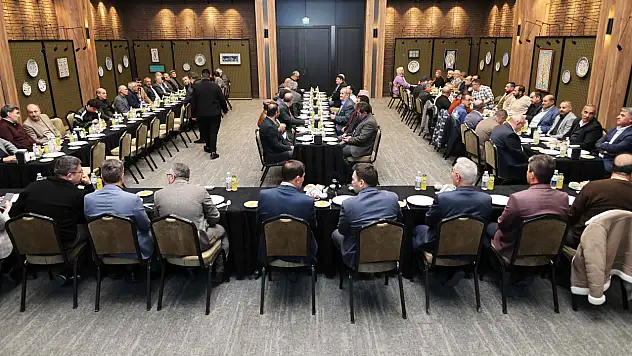 Karatay protokolü ve muhtarlar iftarda bir araya geldi