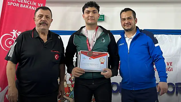 Karataylı sporcular Türkiye şampiyonluğu ve madalyalarla döndü