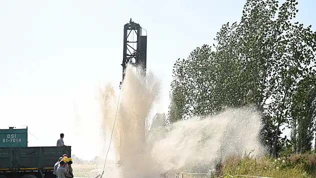 Konya'da 26 farklı noktada çalışma yapılıyor: Ovada 17 kuyuda suya ulaşıldı