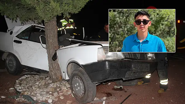 Konya'da ağaca çarpan otomobildeki genç kurtarılamadı