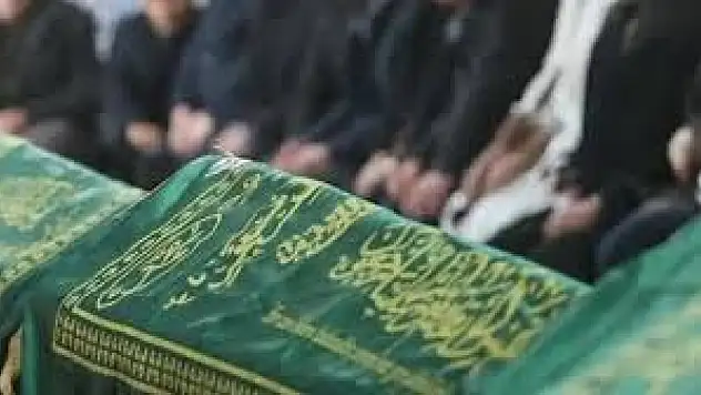 Konya'da asırlık çınar veda etti: 99 yaşında hayatını kaybetti