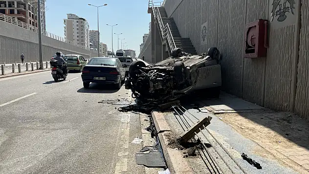 Konya'da Çeçenistan Caddesi'nde kaza: Sıkışan yaralıyı itfaiye kurtardı