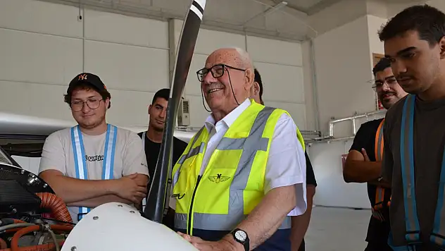 Konya'da duygulandıran anlar: 79 yaşındaki depremzedenin çocukluk hayali gerçek oldu