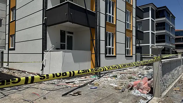 Konya'da inşaat kazası: Elektrik akımına kapılan işçi 4. kattan zemine düştü