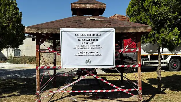 Konya'da kirli bırakılan park alanına 'pankartlı' kilit vuruldu