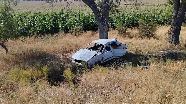 Konya'da kontrolden çıkan otomobil ağaca saplandı: 1 kişi ağır yaralı!