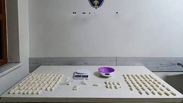 Konya'da mide kuryeli uyuşturucu operasyonu: 3 tutuklama