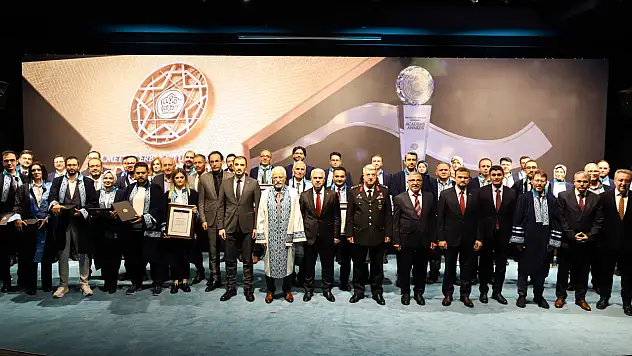 Konya'da NEÜ 6. Akademi Ödülleri verildi: En etkili 22 bilim insanına berat