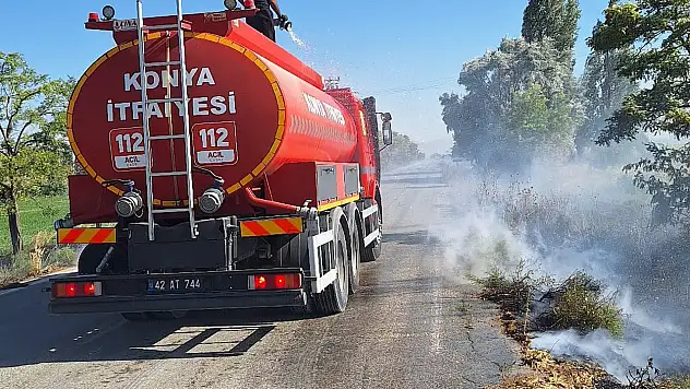 Konya'da ot temizliği yangına dönüştü: Alevler rüzgarla hızla yayıldı