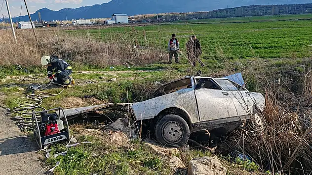 Konya'da otomobil şarampole devrildi... 1 ölü, 1 yaralı