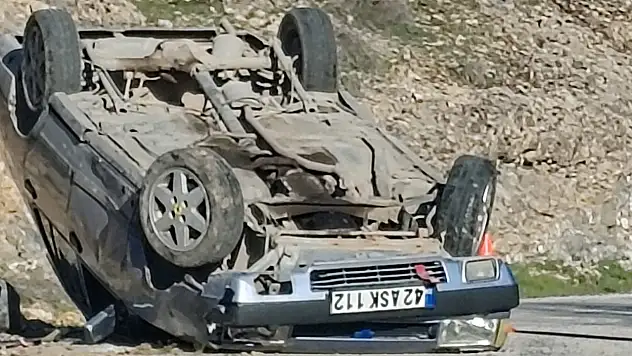 Konya'da otomobil ters döndü: Sürücü yara almadan kurtuldu