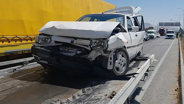 Konya'da zincirleme kaza: 3 otomobil çarpıştı, 9 yaralı var