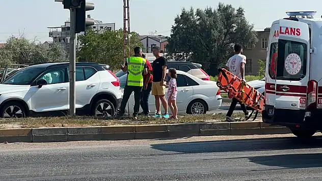 Konya-Ereğli Caddesi'nde iki otomobil çarpıştı: 2 kişi yaralandı