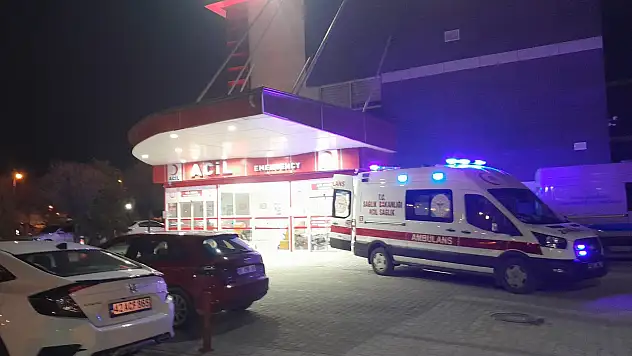 Konya Karapınar'da iki otomobil çarpıştı: 4 yaralı