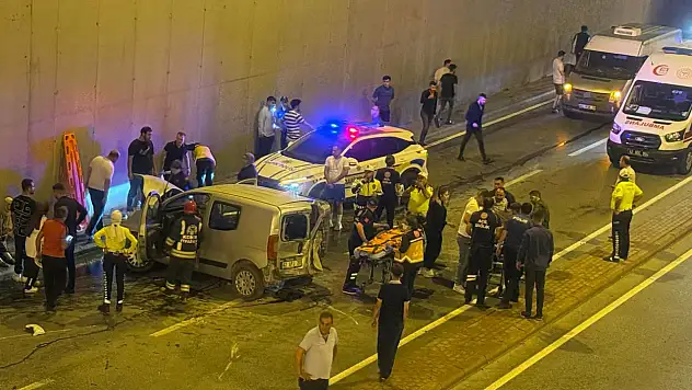 Konya merkezdeki alt geçitte feci kaza: 1'i ağır 7 kişi yaralandı