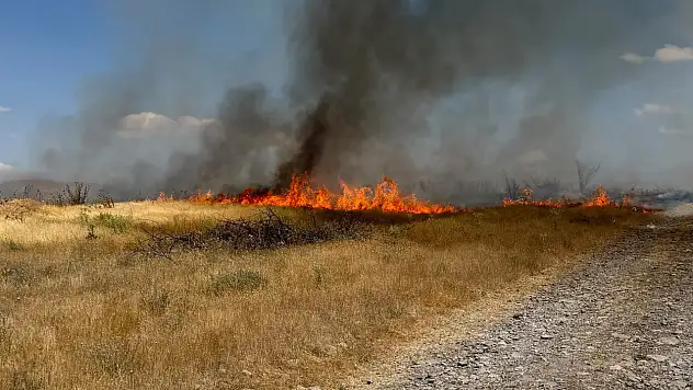 Konya'nın ilçesinde iki ayrı yangın