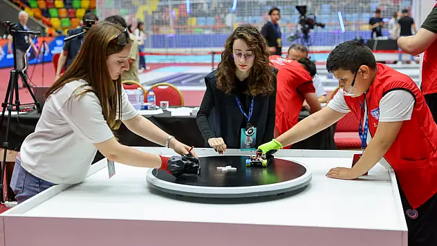 Konya'nın teknoloji festivali TEKNOSEL 2026'da gençlerin projesi göz doldurdu