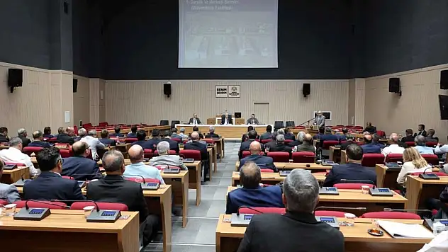 Konya Valiliği'nde kritik toplantı: 'Konya'nın geleceği için ortak akılla hareket ediyoruz'