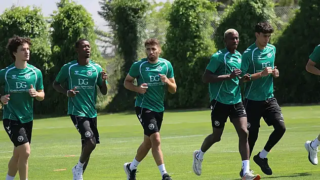 Konyaspor'un iki transferi şehirde bekliyor
