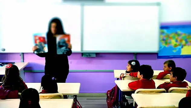 MEB ilan etti: Öğretmenlere atama müjdesi