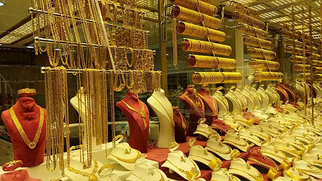 Piyasalarda 'Hürmüz' ve 'Fed' baskısı: Altın fiyatlarında son durum