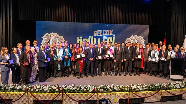 Selçuk Üniversitesi'nde başarılar taçlandırıldı: Rektör Yılmaz'dan bilim dünyasına teşekkür