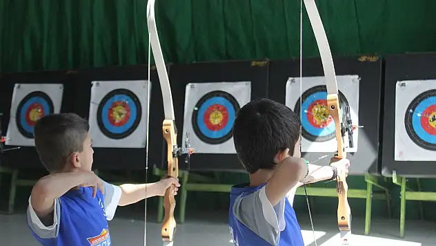 Selçuklu'da çocuklar hedefi 12'den vuruyor