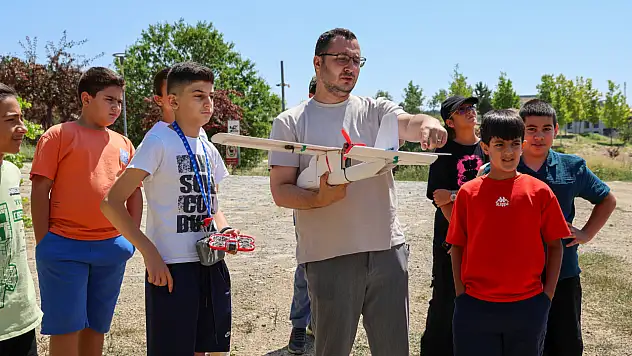 Selçuklu'da geleceğin mühendisleri yetişiyor: Gençler için Havacılık ve Uzay Yaz Kursu başladı