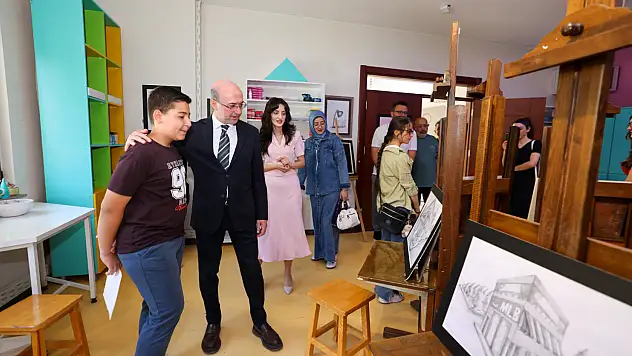 Selçuklu'da genç yeteneklerin eserleri sergilendi
