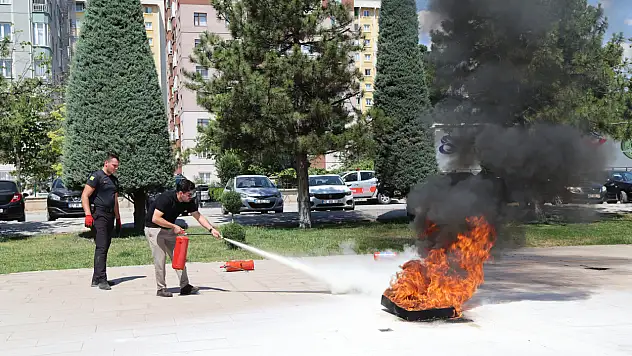Selçuklu'da yangın tatbikatı: Personel alevlerle mücadele etti