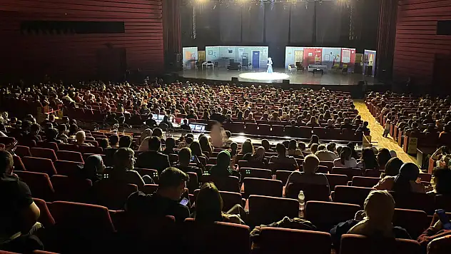 Selçuklu Sanat Akademisi'nden kahkaha dolu gösteri